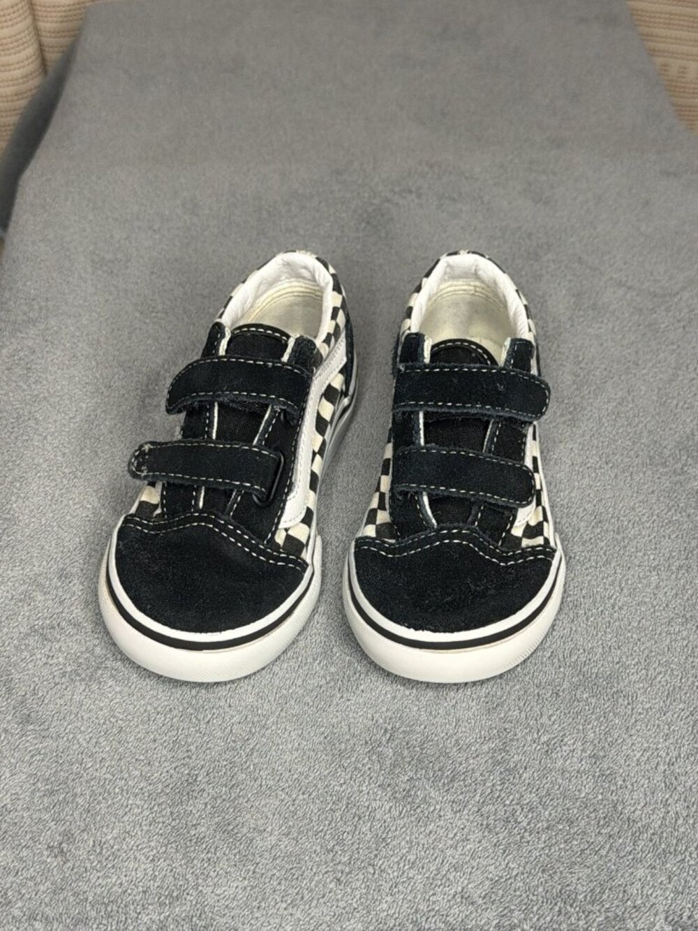 Vans Old Skool V Toddler 8.5 Black Checkerboard Suede Velcro Sneakers